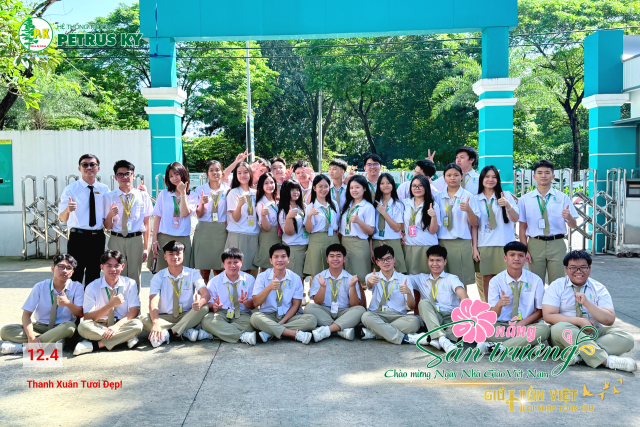 Lớp 12.4