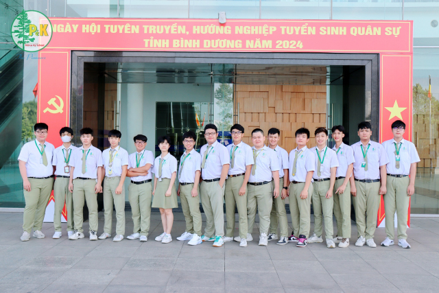 Học sinh khối THPT Trường Pétrus Ký - tham gia ngày hội tuyên truyền, hướng nghiệp tuyển sinh quân sự năm 2024