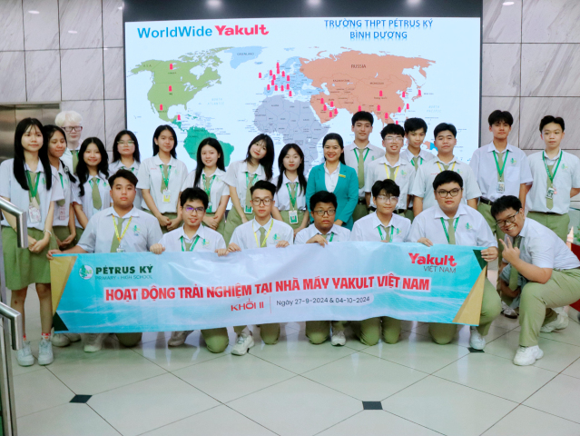 Trải nghiệm tại nhà máy sữa yakult - Hành trình khám phá sự thú vị của các em học sinh khối 11