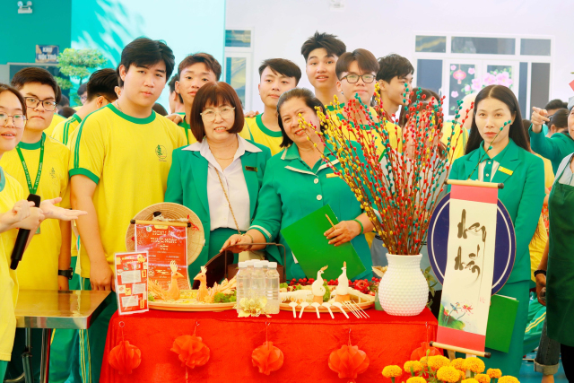 Trường Trung - Tiểu học Pétrus Ký rộn ràng tổ chức hoạt động “Vui Xuân Ất Tỵ 2025”