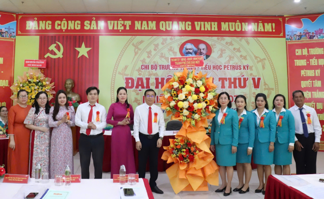 Đại hội Chi bộ Trường Trung - Tiểu học Pétrus Ký lần thứ V, nhiệm kỳ 2025-2030