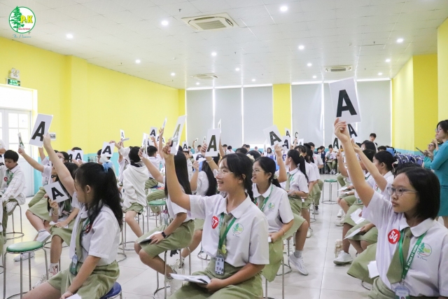 Ring the Golden Bell – Sân chơi tiếng Anh đầy thử thách và cơ hội tỏa sáng.