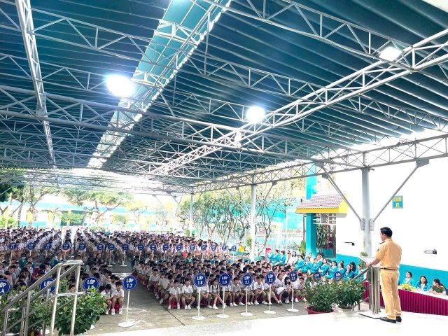Trường Trung - Tiểu học Pétrus Ký tổ chức tuyên truyền phòng, chống tác hại Ma túy và Luật An toàn giao thông đường bộ 2025.