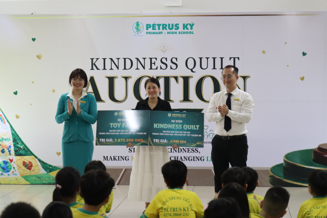 (Tiểu học) The Kindness Quilt Auction - Lan tỏa sự tử tế