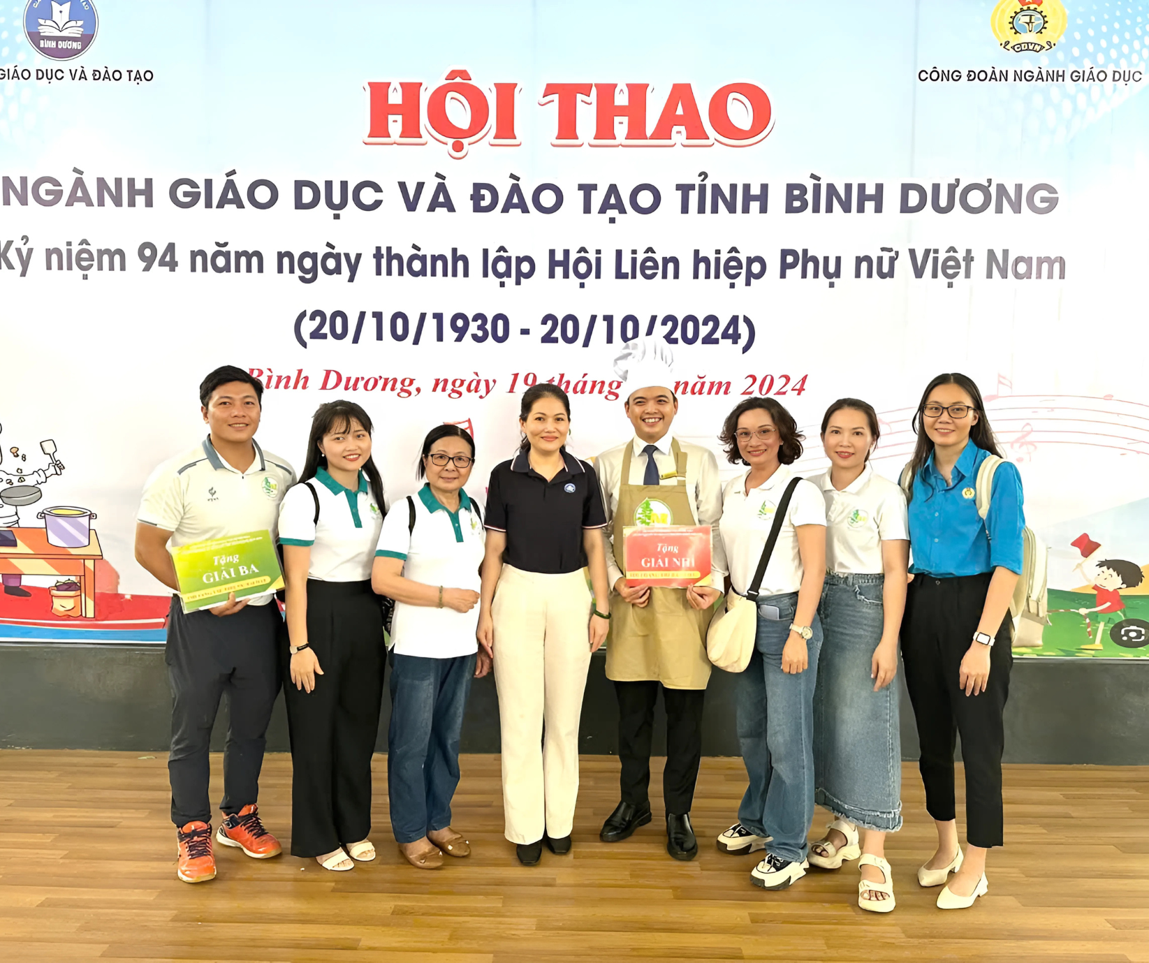 bai dang facebook chuc mung ngay gia dinh viet nam xam mau cam dam xanh la co dien soi noi
