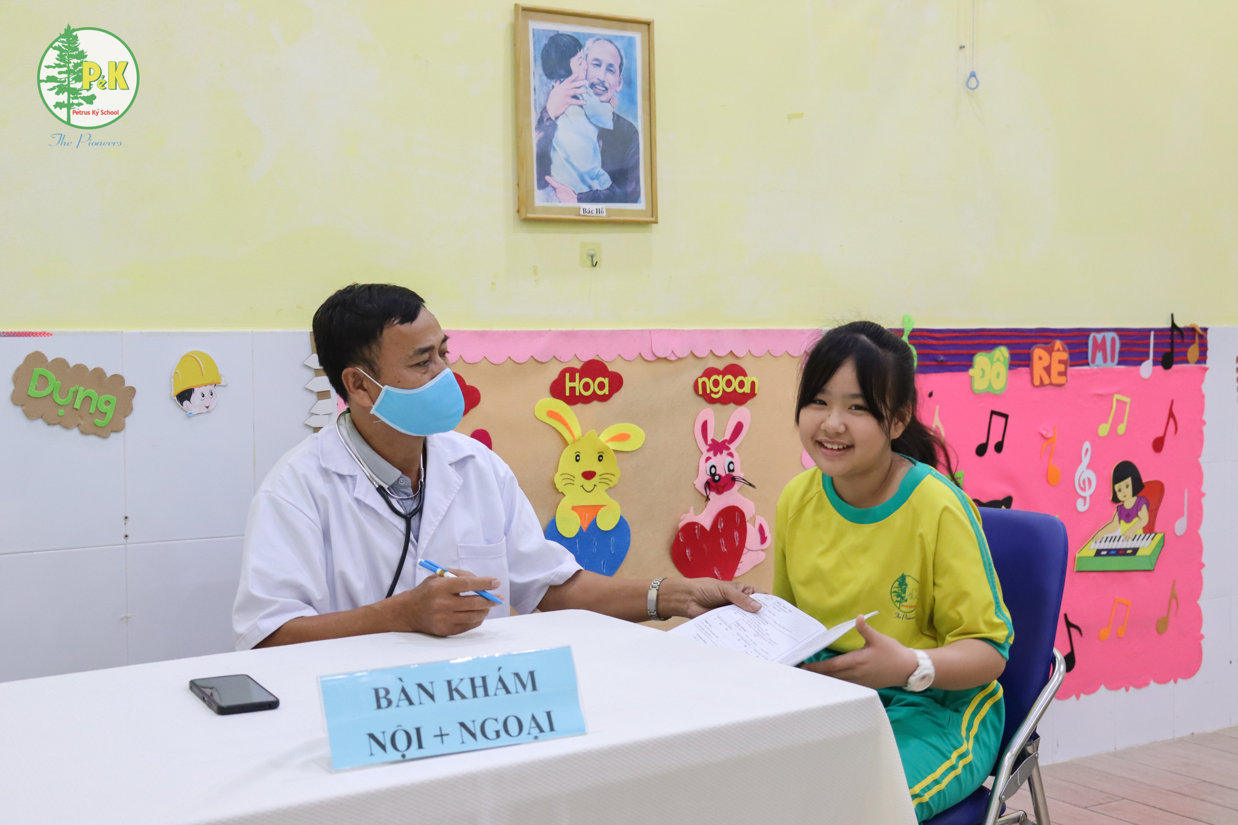 Khám sức khỏe học sinh